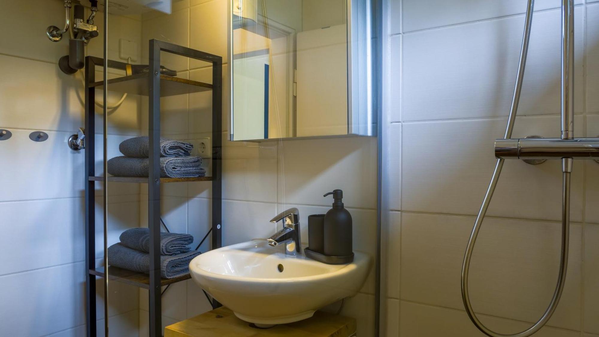 אולם Gross, Modern, Zentrumsnah Mit Parkplatz Und Garten מראה חיצוני תמונה