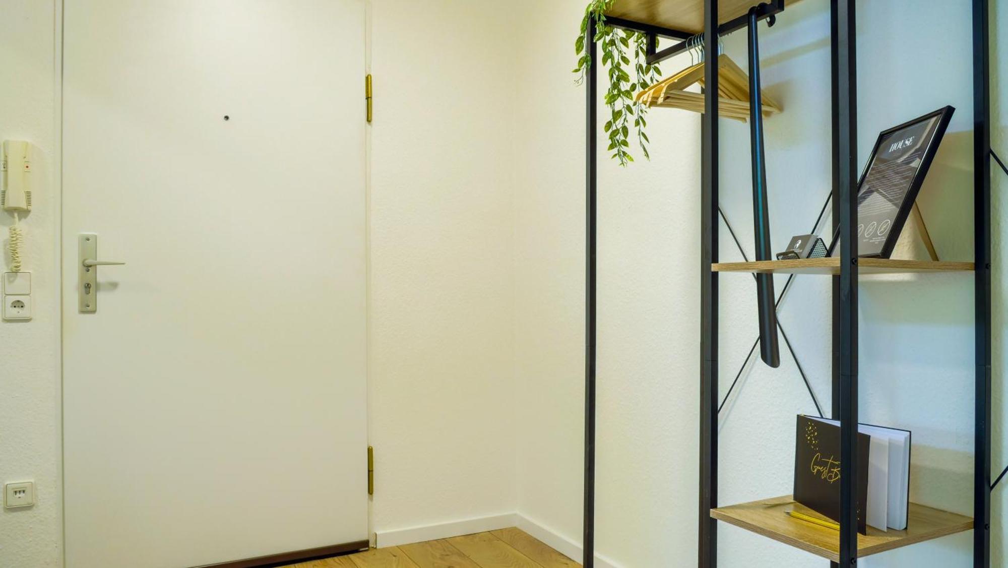 אולם Gross, Modern, Zentrumsnah Mit Parkplatz Und Garten מראה חיצוני תמונה